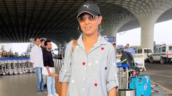 Sunidhi Chauhan greets paps as she gets clicked at the airport