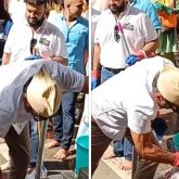 Jackie Shroff takes on cleaning duties at Mumbai’s Lord Ram temple; watch