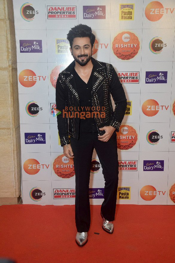Photos: Celebs grace the red carpet of Zee Rishtey Awards’ Nomination Party Photos: Celebs grace the red carpet of Zee Rishtey Awards’ Nomination Party