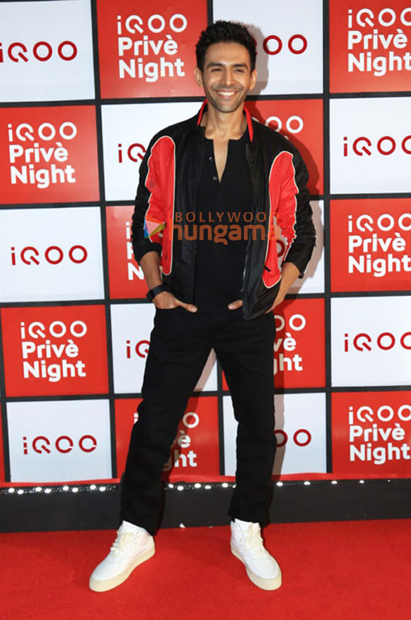 Photos: Kartik Aaryan, Jannat Zubair Rahmani and others snapped at Iqoo Prive Night event Photos: Kartik Aaryan, Jannat Zubair Rahmani and others snapped at Iqoo Prive Night event
