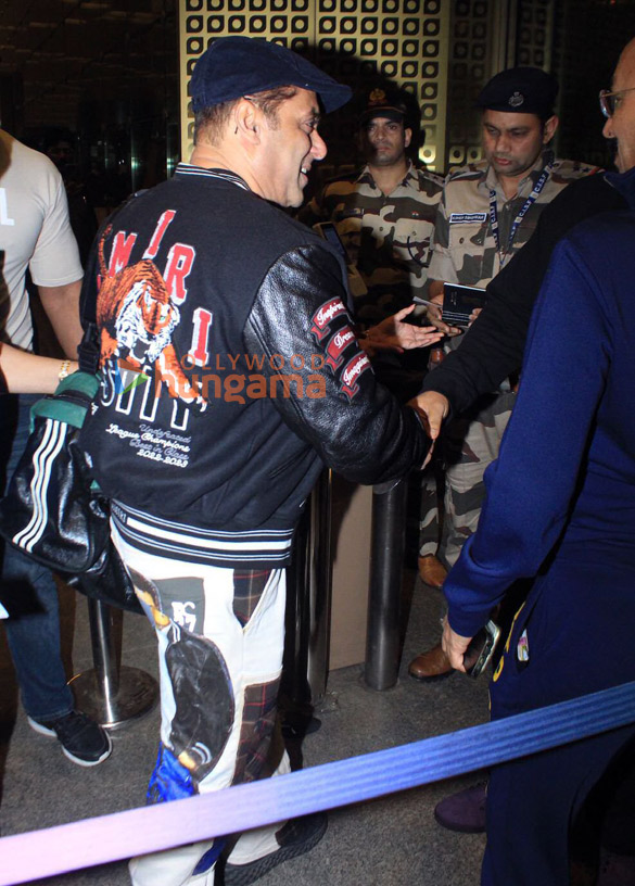 Photos: Salman Khan, Alia Bhatt, Dhvani Bhanushali and others snapped at the airport