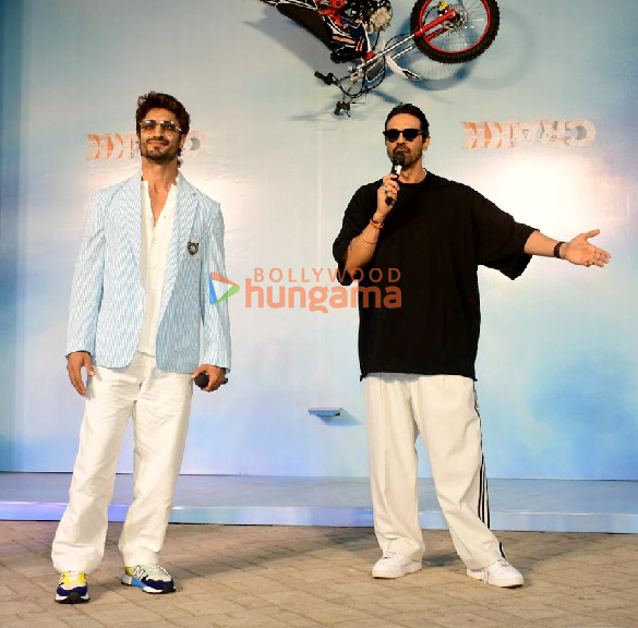Photos: Vidyut Jammwal and Arjun Rampal snapped at the launch of the Crakk Zone in Bandra Photos: Vidyut Jammwal and Arjun Rampal snapped at the launch of the Crakk Zone in Bandra