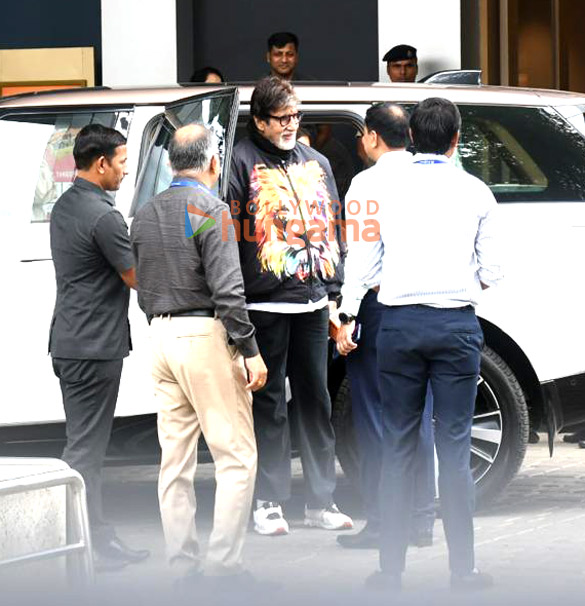 Photos: Amitabh Bachchan, Abhishek Bachchan, Aishwarya Rai Bachchan and others snapped at Kalina airport Photos: Amitabh Bachchan, Abhishek Bachchan, Aishwarya Rai Bachchan and others snapped at Kalina airport
