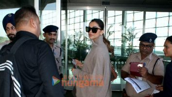 Photos: Deepika Padukone, Uorfi Javed and others snapped at the airport