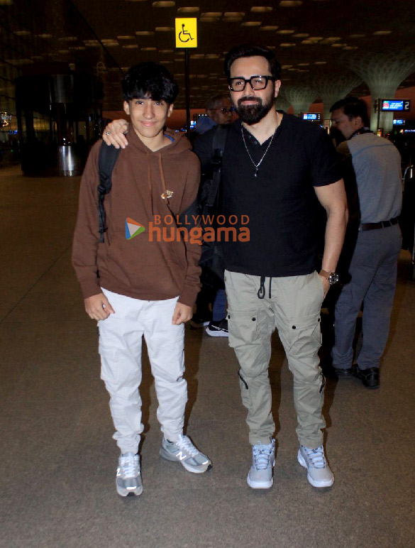 Photos: Emraan Hashmi snapped at the airport Photos: Emraan Hashmi snapped at the airport