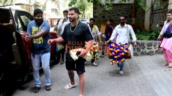 Photos: Kunal Kemmu and Soha Ali Khan celebrate Holi in Bandra