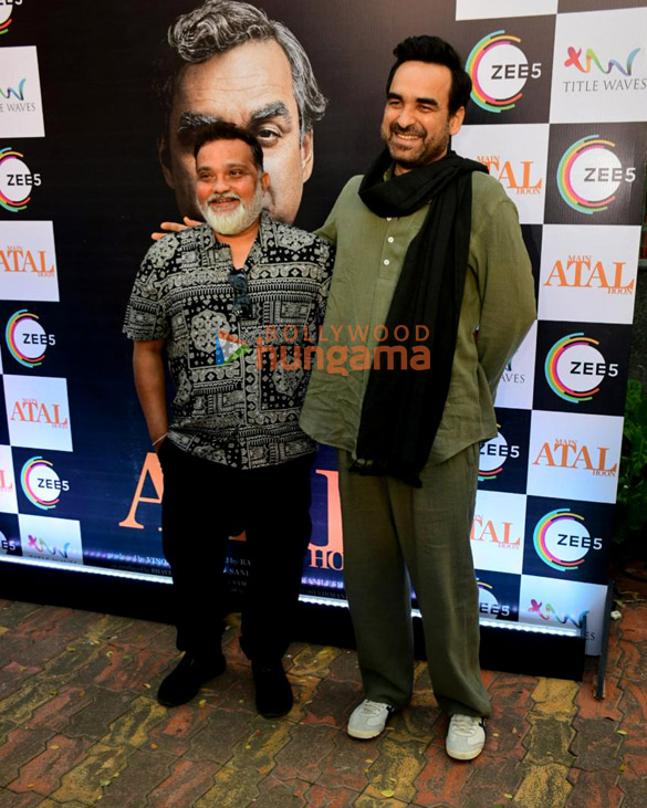 Photos: Pankaj Tripathi and Ravi Jadhav snapped in Bandra