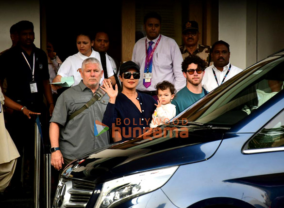 Photos: Priyanka Chopra Jonas and Nick Jonas snapped at Kalina airport Photos: Priyanka Chopra Jonas and Nick Jonas snapped at Kalina airport
