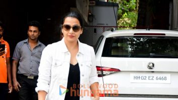 Photos: Vidya Balan snapped outside a clinic in Bandra