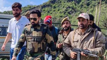 Emraan Hashmi dons Army uniform for Ground Zero; gets mobbed by fans during the shoot at Baramulla in Kashmir, see videos