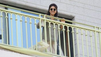 Paps capture a glimpse of Neetu Kapoor as visits Ranbir Kapoor’s under construction house