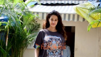 Photos: Disha Patani spotted at a dance class in Santacruz