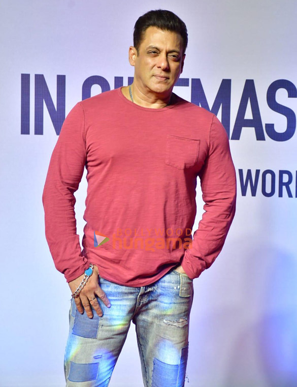 Photos: Salman Khan, Sohail Khan, Arbaaz Khan and others grace the premiere of Ruslaan Photos: Salman Khan, Sohail Khan, Arbaaz Khan and others grace the premiere of Ruslaan