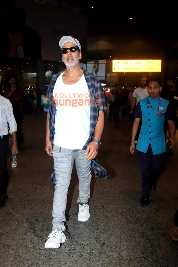 Photos: Akshay Kumar, Shilpa Shetty, Shruti Haasan and others snapped at the airport