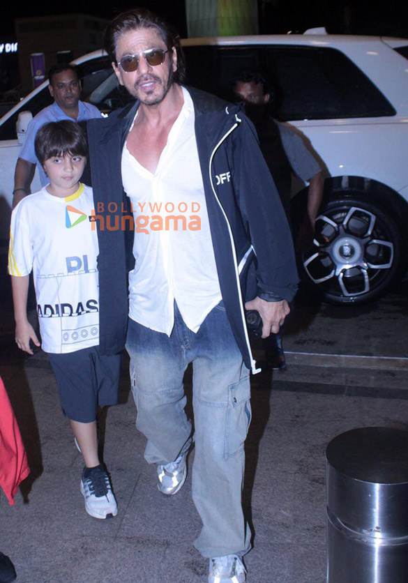 Photos: Shah Rukh Khan, AbRam Khan, Ranveer Singh, Deepika Padukone and others snapped at the airport Photos: Shah Rukh Khan, AbRam Khan, Ranveer Singh, Deepika Padukone and others snapped at the airport
