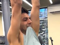 Turn on the AC, because Kartik Aaryan is here to raise the temperature with some pull ups!