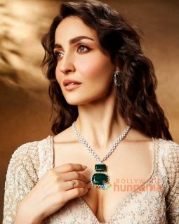Celeb Photos Of Elli AvrRam