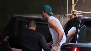Paps capture a glimpse of Ranbir Kapoor outside the gym