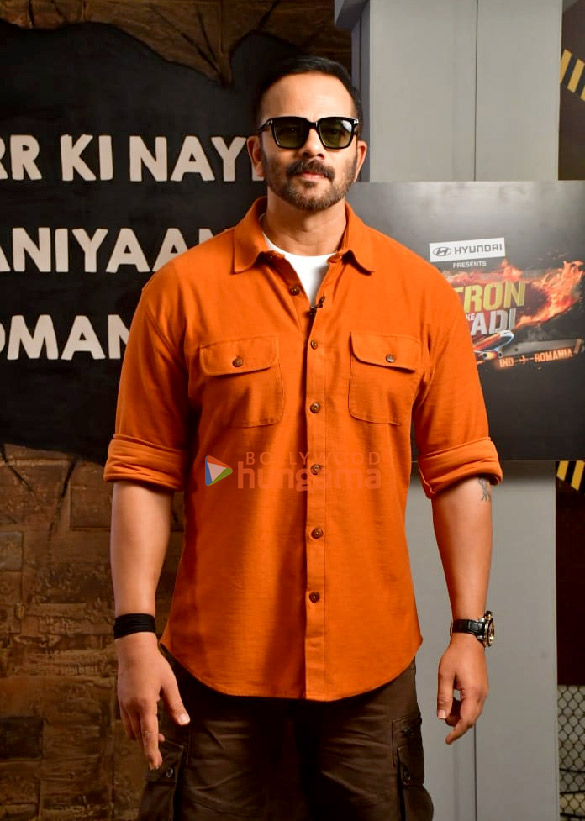 Photos: Rohit Shetty snapped promoting Khatron Ke Khiladi 14 Photos: Rohit Shetty snapped promoting Khatron Ke Khiladi 14