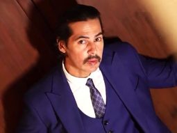 Take us back to the retro era with this look, Dino Morea!