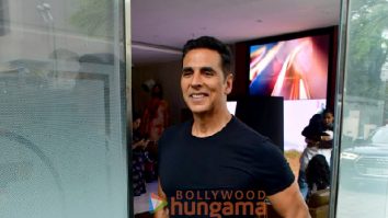 Photos: Khel Khel Mein cast Akshay Kumar, Vaani Kapoor and more snapped at T-Series office in Andheri