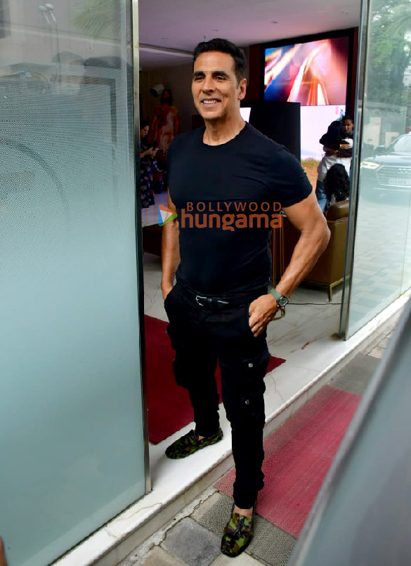 Photos: Khel Khel Mein cast Akshay Kumar, Vaani Kapoor and more snapped at T-Series office in Andheri