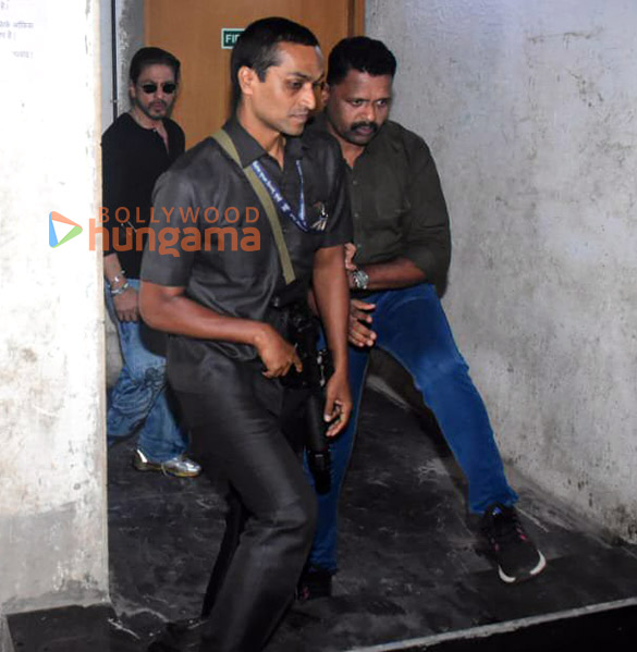 Photos: Shah Rukh Khan snapped in BKC Photos: Shah Rukh Khan snapped in BKC