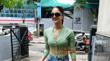 Photos: Vaani Kapoor spotted outside a salon in Bandra