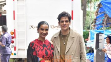 Photos: Vijay Varma, Dia Mirza, Patralekha and Shweta Tiwari snapped promoting IC 814: The Kandahar Hijack on Aapka Apna Zakir show