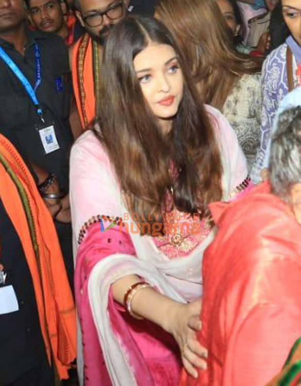 Photos: Aishwarya Rai Bachchan and Aaradhya Bachchan snapped at GSB Ganpati Darshan Photos: Aishwarya Rai Bachchan and Aaradhya Bachchan snapped at GSB Ganpati Darshan