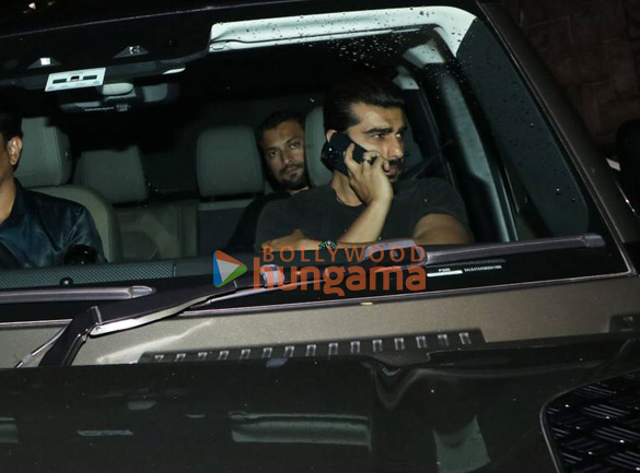 Photos: Arjun Kapoor and Neetu Singh arrive at Ranbir Kapoor’s house Photos: Arjun Kapoor and Neetu Singh arrive at Ranbir Kapoor’s house