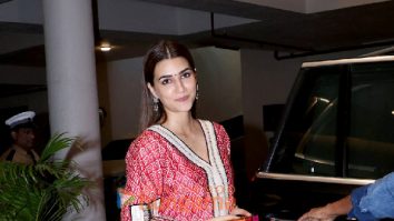 Photos: Kriti Sanon and Diana Penty visit Manish Malhotra’s house for Ganapati darshan