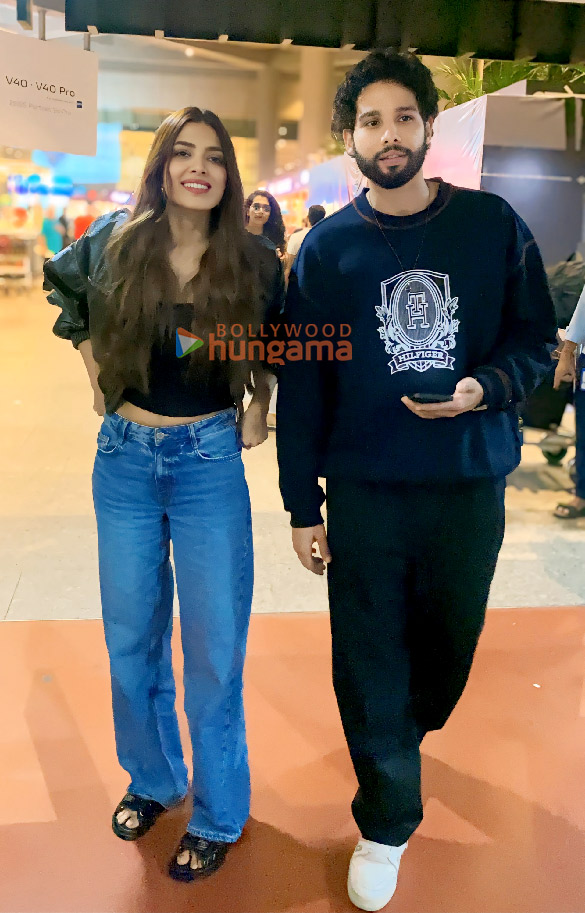 Photos: Siddhant Chaturvedi, Malavika Mohanan, Disha Patani and others snapped at the airport Photos: Siddhant Chaturvedi, Malavika Mohanan, Disha Patani and others snapped at the airport