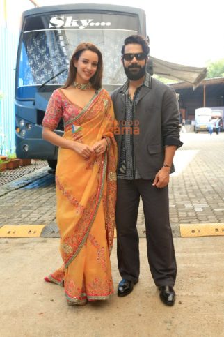 Photos: Triptii Dimri and Rajkummar Rao snapped promoting Vicky Vidya Ka Woh Wala Video at India’s Best Dancer set Photos: Triptii Dimri and Rajkummar Rao snapped promoting Vicky Vidya Ka Woh Wala Video at India’s Best Dancer set