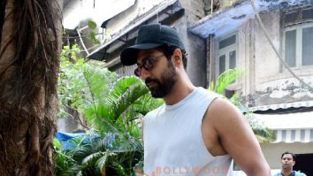 Photos: Vicky Kaushal spotted outside a dance class in Santacruz