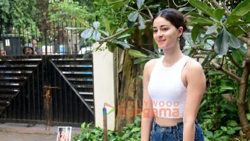 Photos: Ananya Panday snapped celebrating birthday with media in Bandra