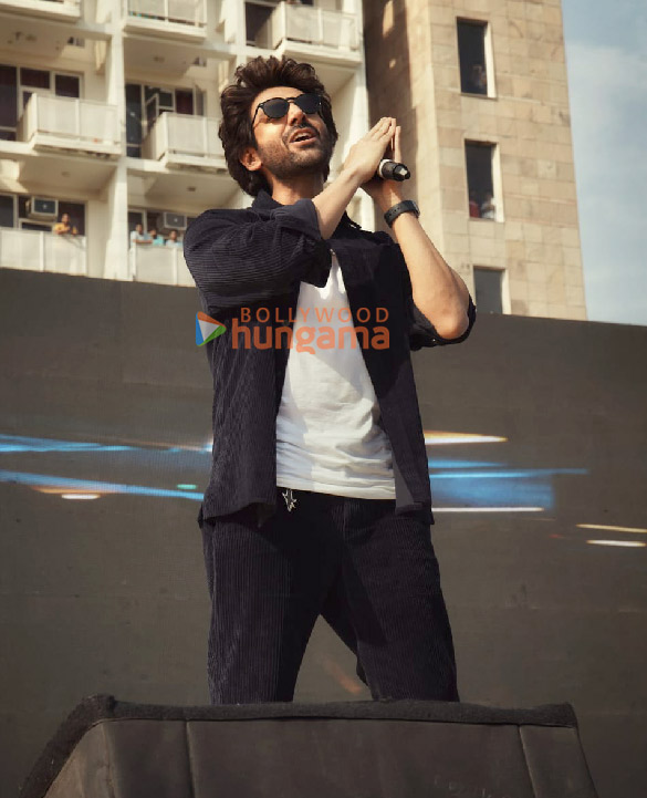 Photos: Kartik Aaryan promotes his upcoming film Bhool Bhulaiyaa 3 at a college in Delhi Photos: Kartik Aaryan promotes his upcoming film Bhool Bhulaiyaa 3 at a college in Delhi