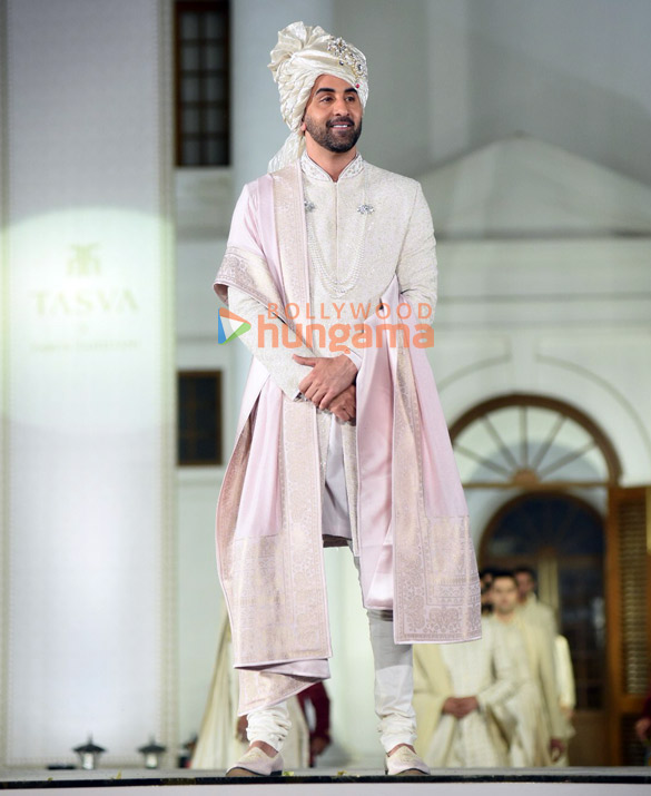 Photos: Ranbir Kapoor walks the ramp for Tarun Tahiliani in Delhi Photos: Ranbir Kapoor walks the ramp for Tarun Tahiliani in Delhi