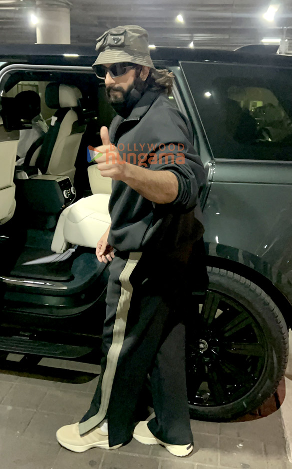 Photos: Ranveer Singh, Aditi Rao Hydari, Isha Gupta and others snapped at the airport Photos: Ranveer Singh, Aditi Rao Hydari, Isha Gupta and others snapped at the airport