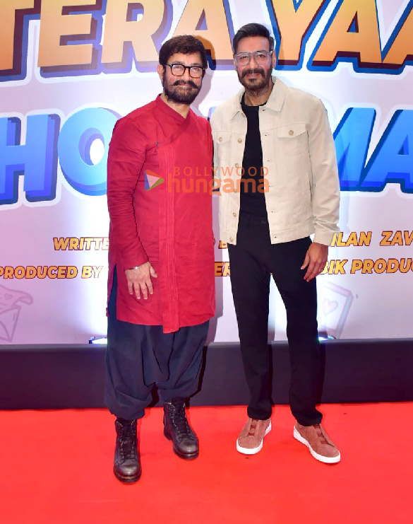 Photos: Aamir Khan, Ajay Devgn and others grace the mahurat of the film ‘Tera Yaar Hoon Main’ Photos: Aamir Khan, Ajay Devgn and others grace the mahurat of the film ‘Tera Yaar Hoon Main’